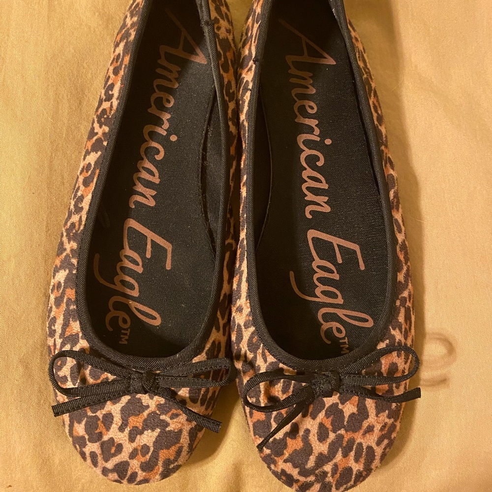 American Eagle women’s leopard flats Sz 9.5